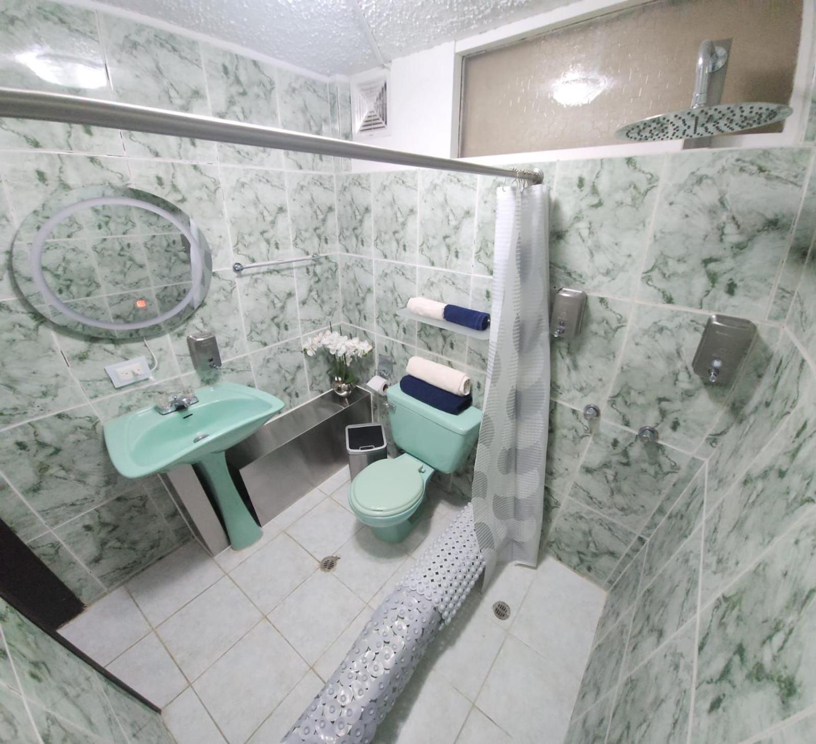 Hotel Gold House Oro Quito Exterior foto